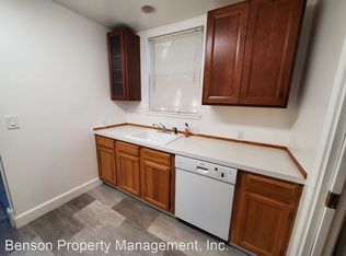 587 NE Roberts Ave, Gresham, OR 97030