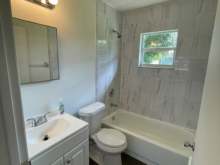 305 Camillia Ln #A — Photo 12