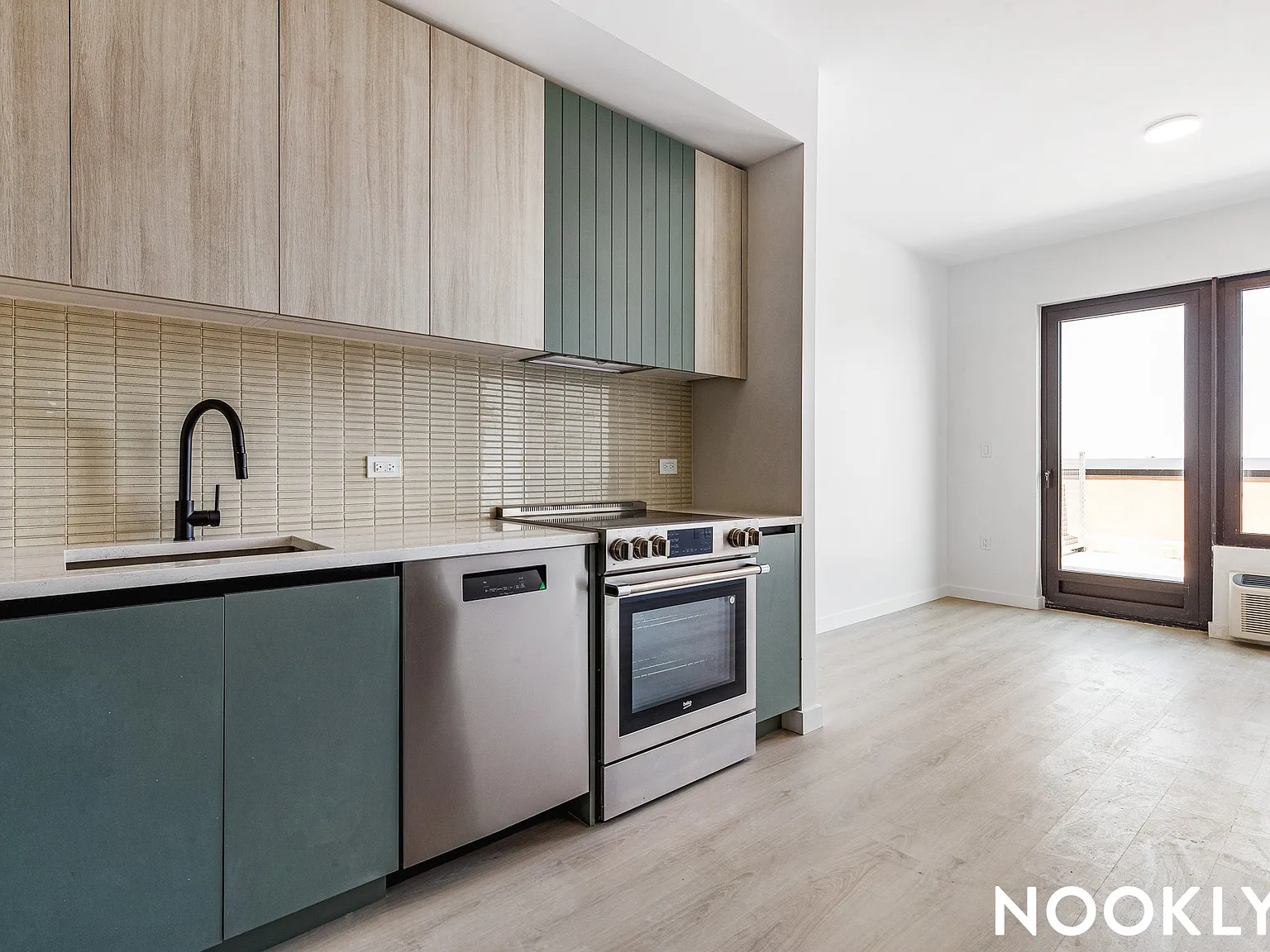 138 Bruckner Boulevard — Photo 2