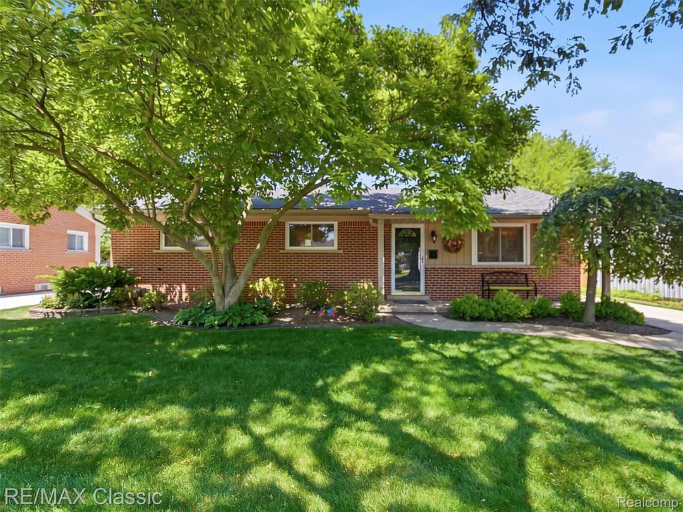 1st image of 41020 Greenbriar Ln