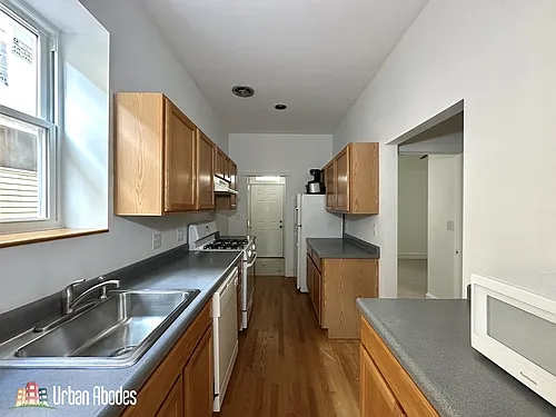 1358 N Bosworth Ave #K05J Photo 1