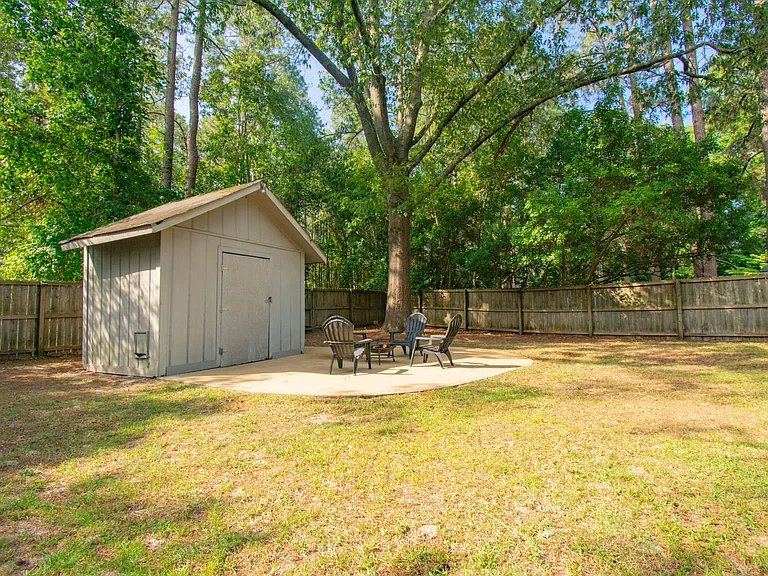 513 Andrea Ct — Photo 21