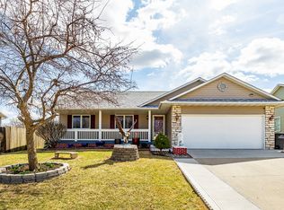 2511 Eagle Point Ct, Des Moines, IA 50320