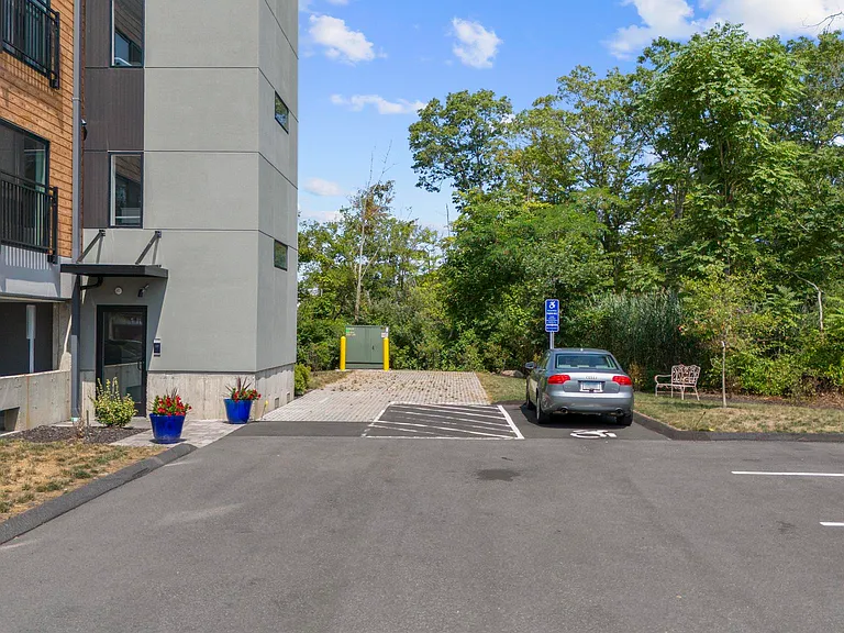 245 E Main St #1 — Photo 12