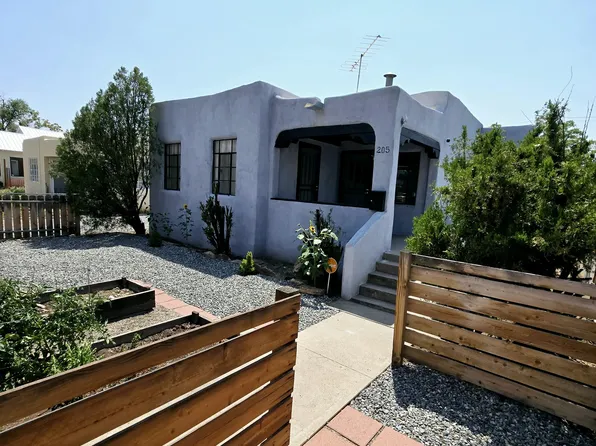 205 Harvard Dr SE, Albuquerque, NM 87106