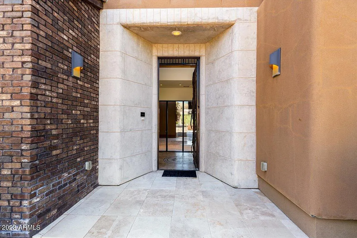 5 bed, 6.5 bath, 7039 sqft, $9,000 — Photo 4
