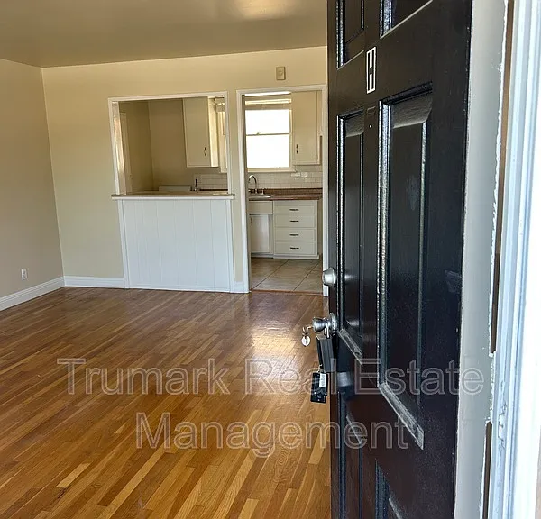 1253 S Glendale Ave #H — Photo 1