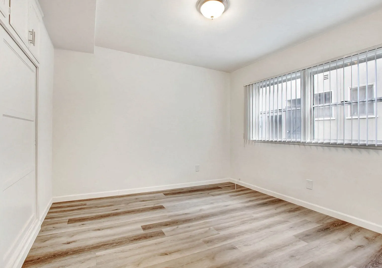 Oxford Avenue Apartments — Photo 4