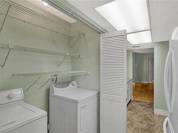 4th image of 3104 Creekdale Ct