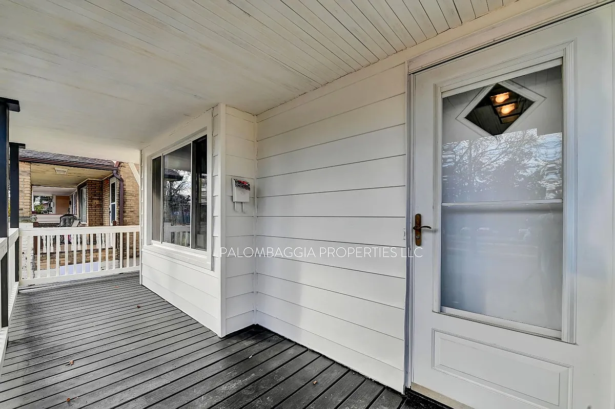 Unit Photo - 1554 W 116th St