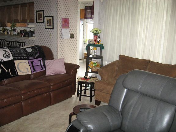 4th image of 8775 Westlake Dr