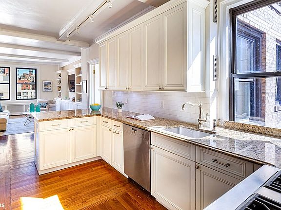 4th image of 64 E 86th St #14AB