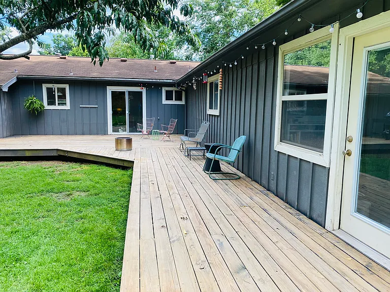 209 E Harold St — Photo 14