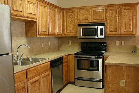 1200 E Vermont Ave — Photo 1
