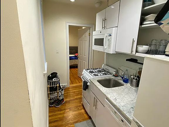 4th image of 233 E 12th St APT 2A