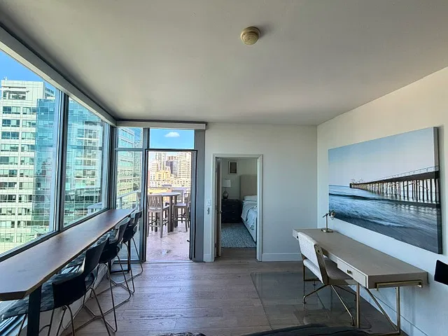 253 10th Ave — Photo 3