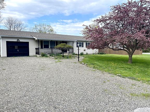 2nd image of 1 Greentree Rd