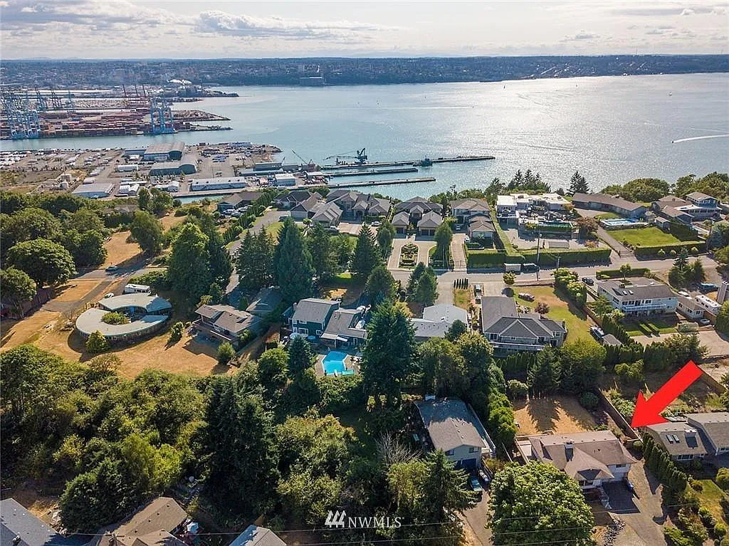 1706 Browns Point Blvd — Photo 2
