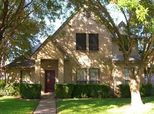 402 Oak Ridge Dr, Pflugerville, TX 78660