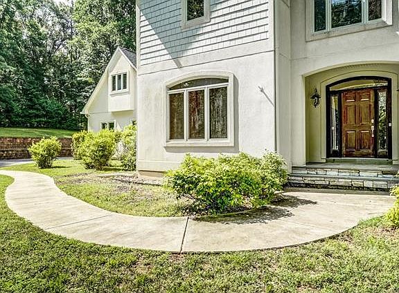 4th image of 16331 Chilton Ct