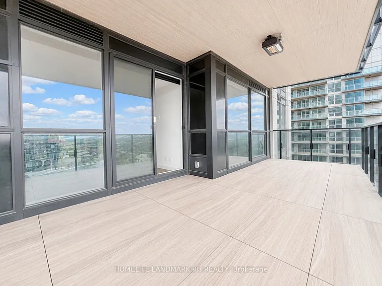 27 McMahon Dr #910 — Photo 13