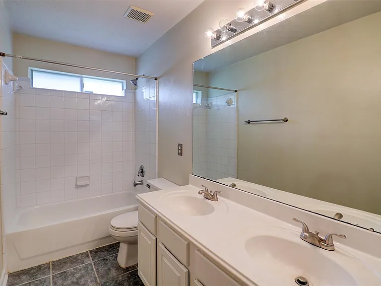 3323 Pioneer Bend Ln — Photo 18