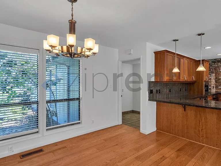 617 Hove Ct — Photo 23