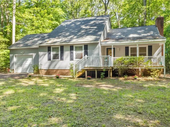 8201 Meandering Ln, James Store, VA 23128