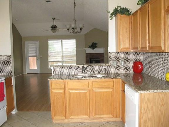 2nd image of 104 Silvercreek Dr