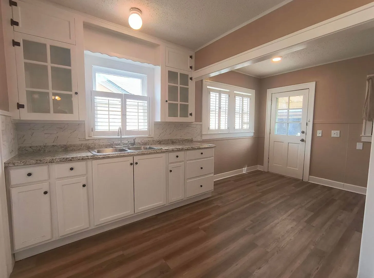 Charming 2-Story Brick Home With Detached Garage Available Now! — Photo 2