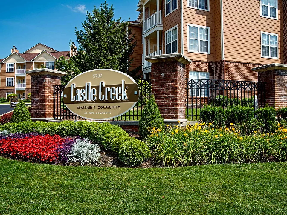 Castle Creek Apartments