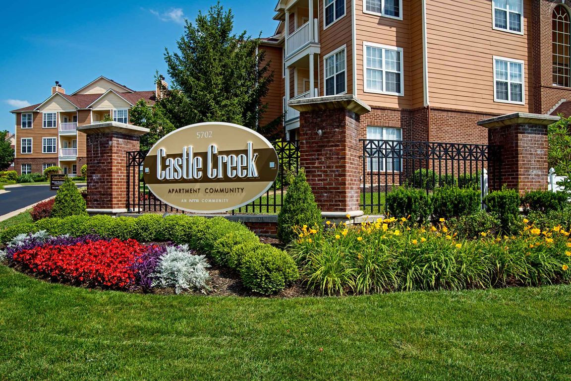 Castle Creek Entrance Sign