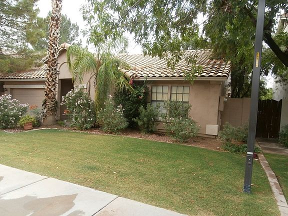 2nd image of 1722 E Oak Harbor Dr