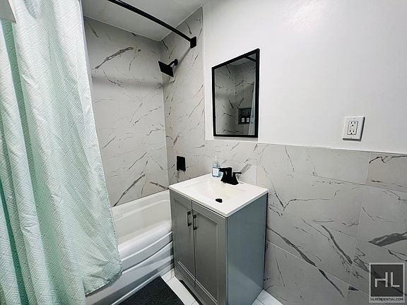 4th image of 284 Halsey St #1A