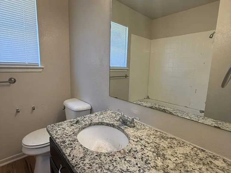 3933 Wake Forest Ln — Photo 16