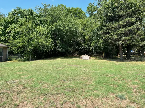 504 S Branch St, Sherman, TX 75090