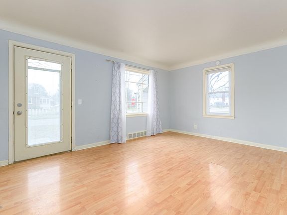 3rd image of 2509 Dearborn Ave
