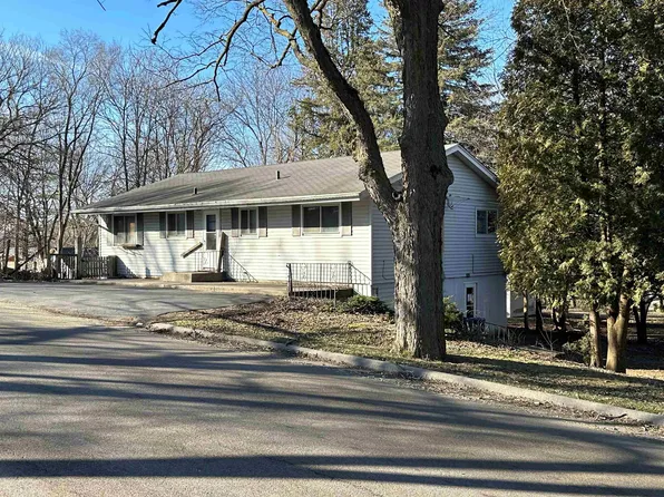 1649 Lyran Ave, Rockford, IL 61109