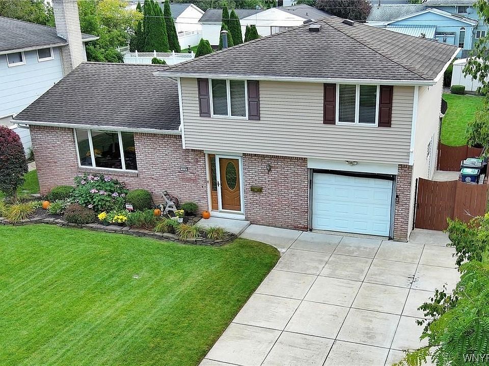 1st image of 115 Jeffrey Dr