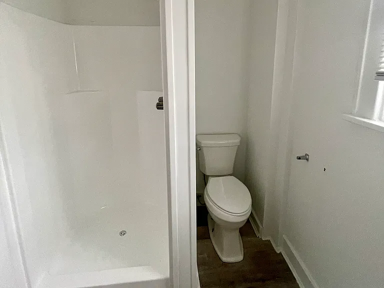 720 Warren St #8 — Photo 7