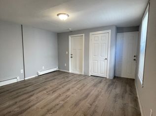 156 Austin St APT 1, Worcester, MA 01609
