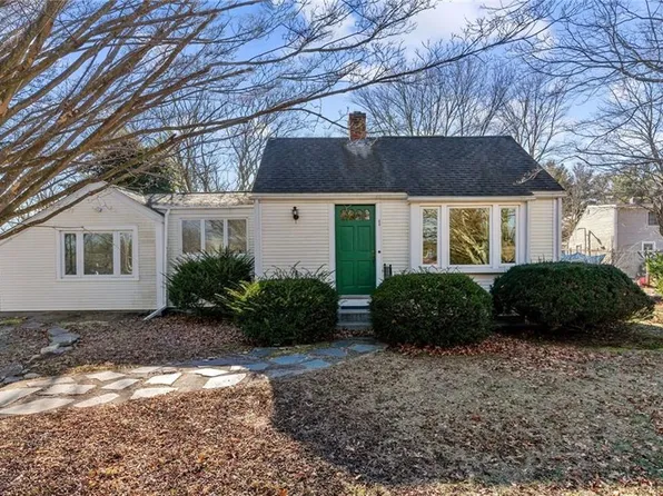 1 Ken Ray Dr, Coventry, RI 02816