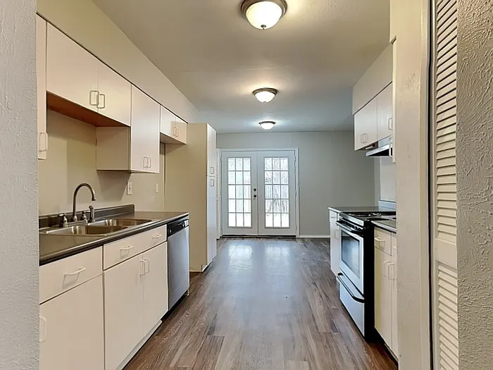 446 Thistle Dr — Photo 7