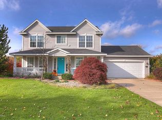7493 Cannon Run Dr NE, Rockford, MI 49341