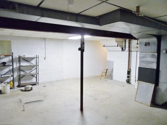 3rd image of 915 Tower Blvd