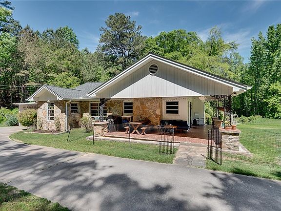 5th image of 3395 Pope Rd