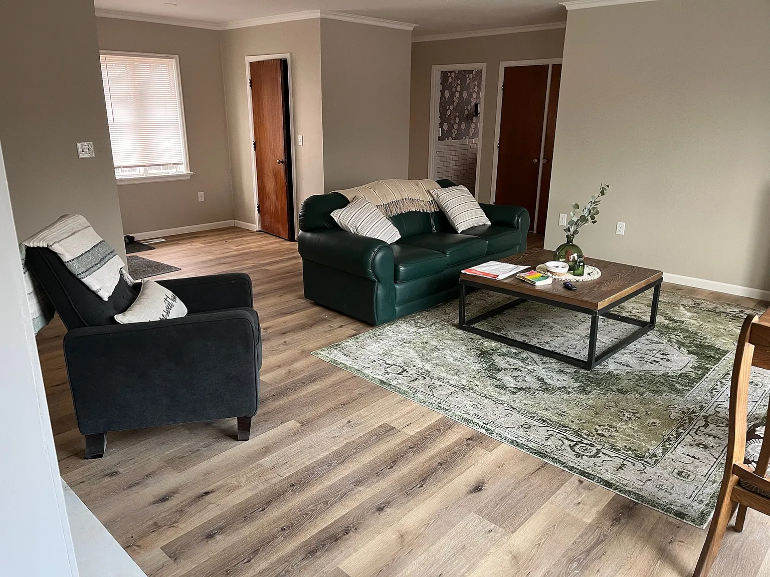 3 bed, 1200 sqft, $1,800 — Photo 4