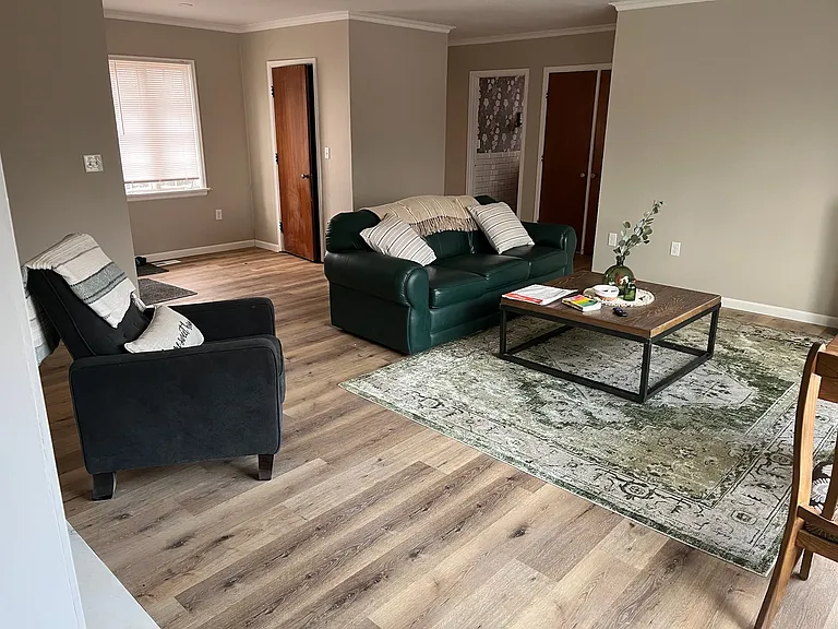 1212 W Maumee St #1 — Photo 4