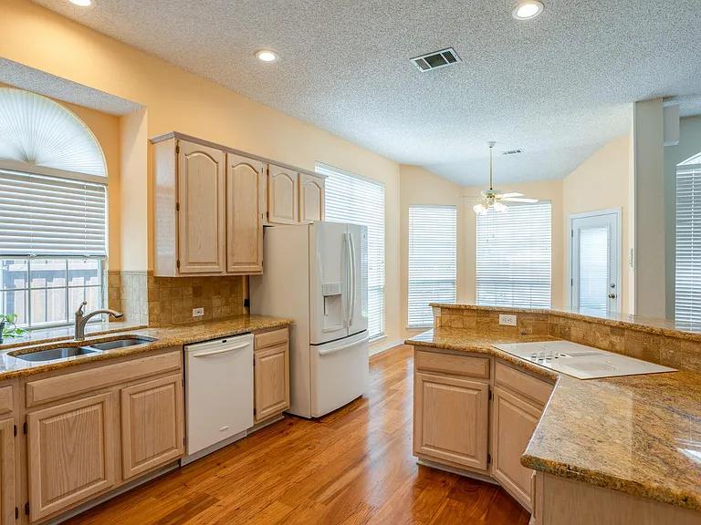 1304 Pagewynne Dr — Photo 26