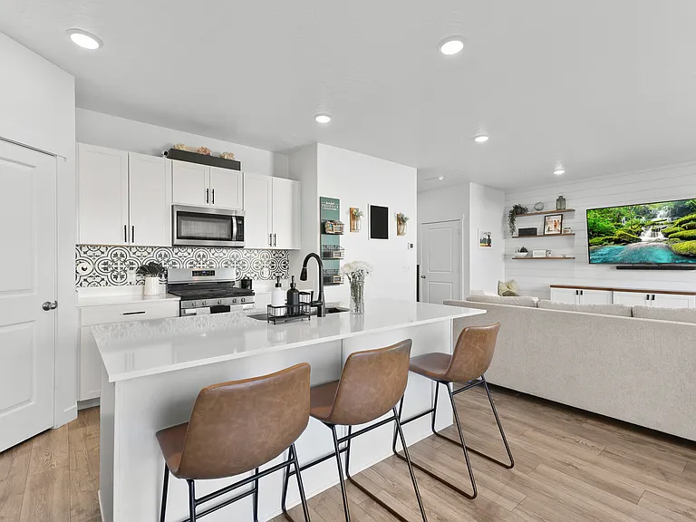 256 N Pier Ln — Photo 11